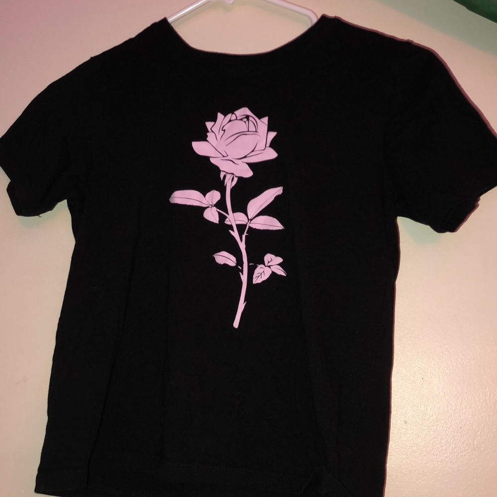 Cute black shirt with a pink rose